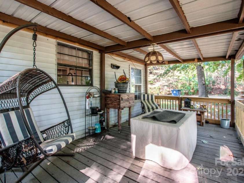 7733 Skyline Drive, Sherrills Ford, NC 28673.  MLS# CAR4252514, YatesRealty ID 11286. 