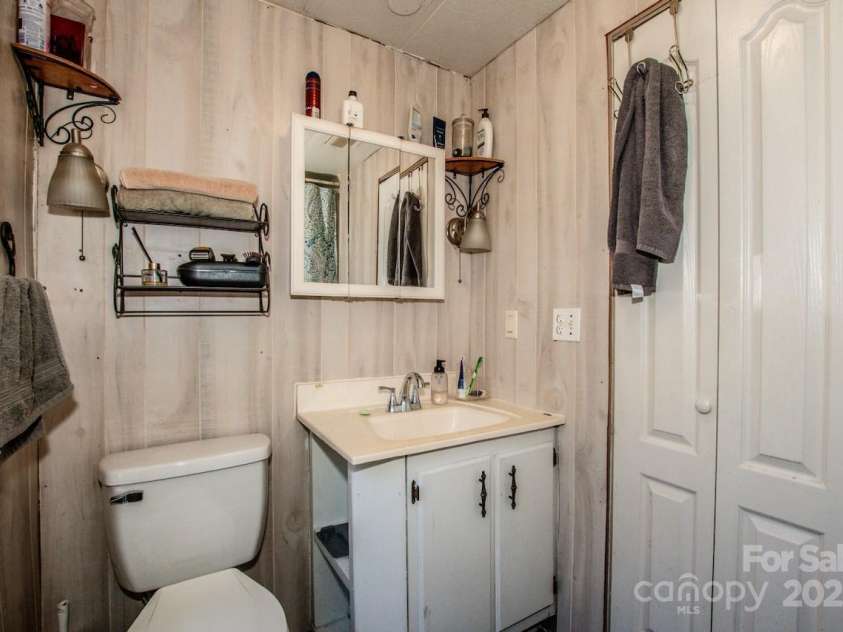 7733 Skyline Drive, Sherrills Ford, NC 28673.  MLS# CAR4252514, YatesRealty ID 11286. 