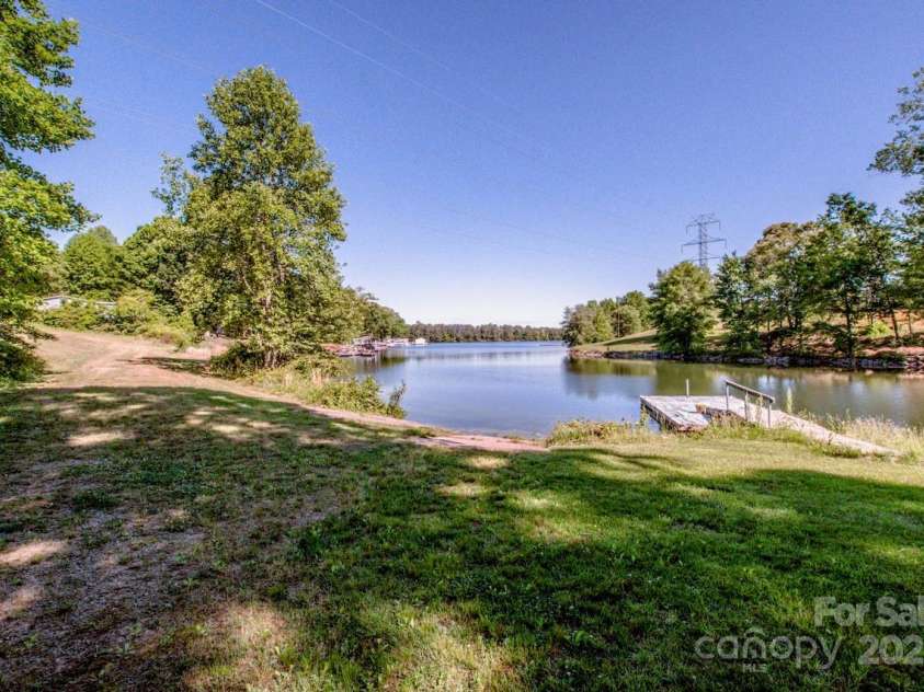 7733 Skyline Drive, Sherrills Ford, NC 28673.  MLS# CAR4252514, YatesRealty ID 11286. 