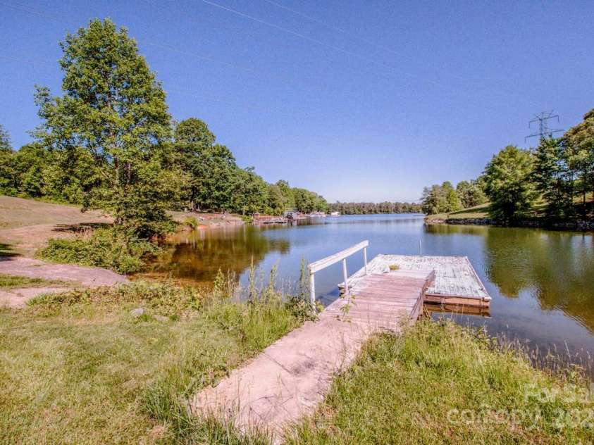 7733 Skyline Drive, Sherrills Ford, NC 28673.  MLS# CAR4252514, YatesRealty ID 11286. 