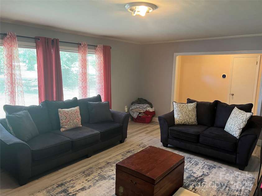 5 Hamden Circle, Cheraw, SC 29520.  MLS# CAR4256305, YatesRealty ID 11287. 
