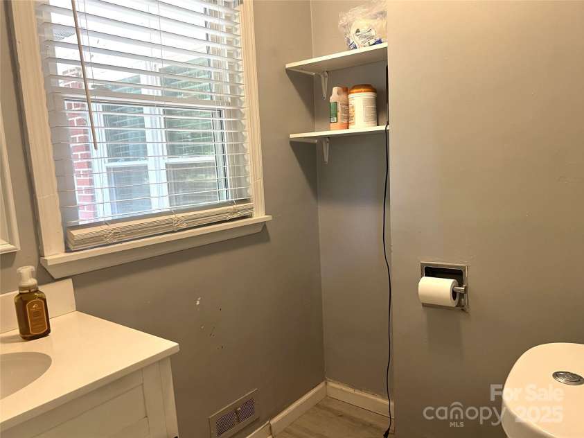 5 Hamden Circle, Cheraw, SC 29520.  MLS# CAR4256305, YatesRealty ID 11287. 