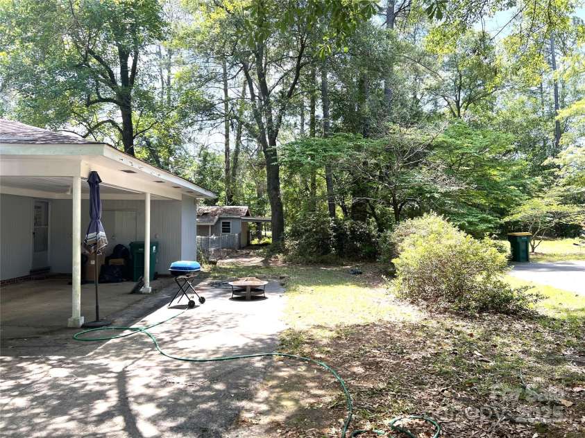 5 Hamden Circle, Cheraw, SC 29520.  MLS# CAR4256305, YatesRealty ID 11287. 