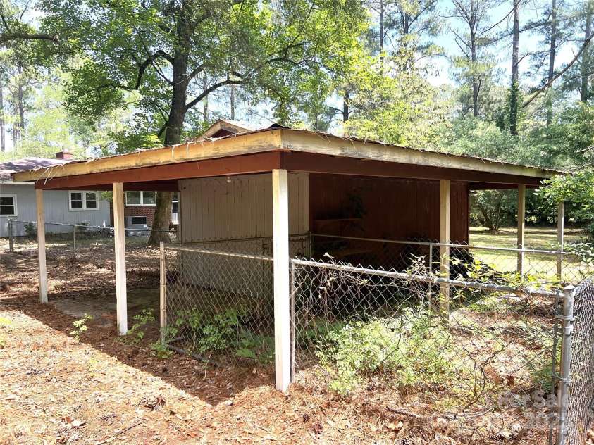 5 Hamden Circle, Cheraw, SC 29520.  MLS# CAR4256305, YatesRealty ID 11287. 