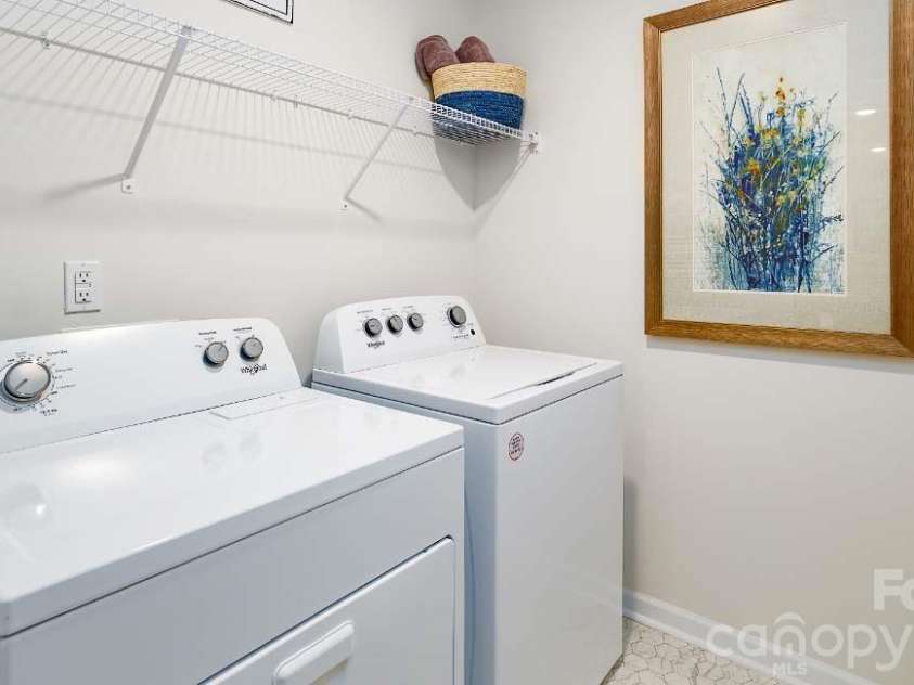602 Dazzle Loop, Newton, NC 28658.  MLS# CAR4369378, YatesRealty ID 11288. 