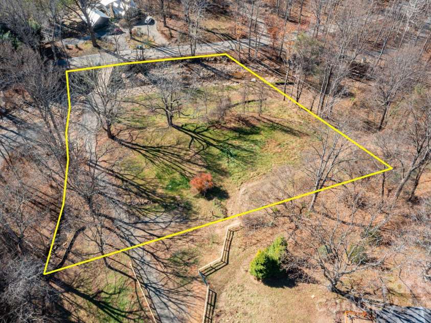 190 Blackberry Inn Road, Weaverville, NC 28787.  MLS# CAR4325654, YatesRealty ID 1129. 