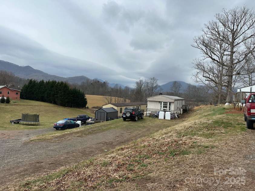537 Old Newfound Road, Leicester, NC 28748.  MLS# CAR4222020, YatesRealty ID 1129. 