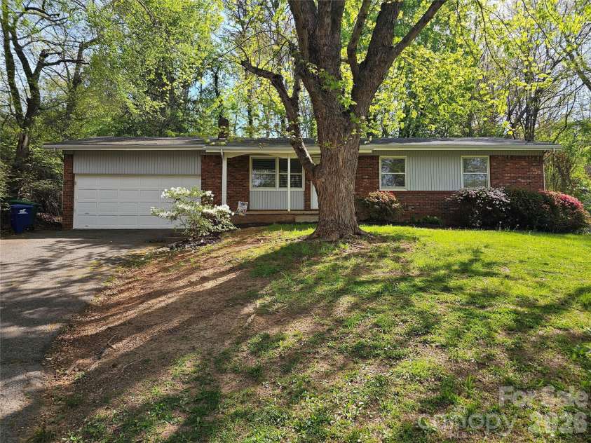 3220 Sweeten Creek Road, Asheville, NC 28803.  MLS# CAR4366165, YatesRealty ID 11290. 