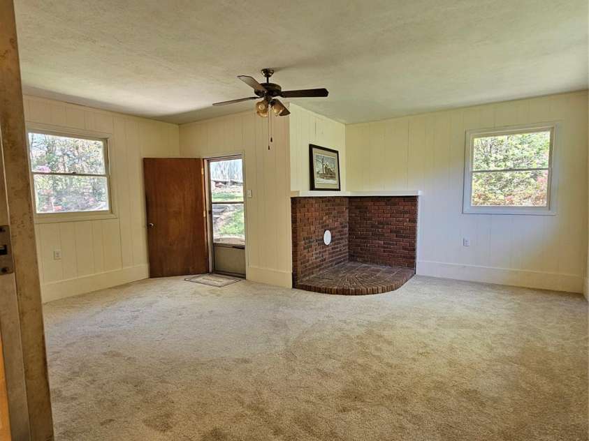 3220 Sweeten Creek Road, Asheville, NC 28803.  MLS# CAR4366165, YatesRealty ID 11290. Den