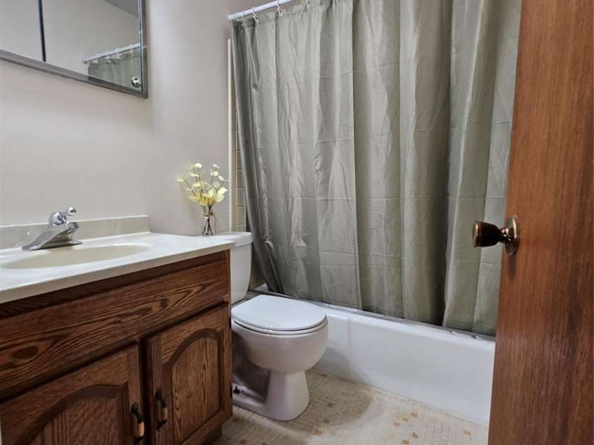 3220 Sweeten Creek Road, Asheville, NC 28803.  MLS# CAR4366165, YatesRealty ID 11290. Hall Bath