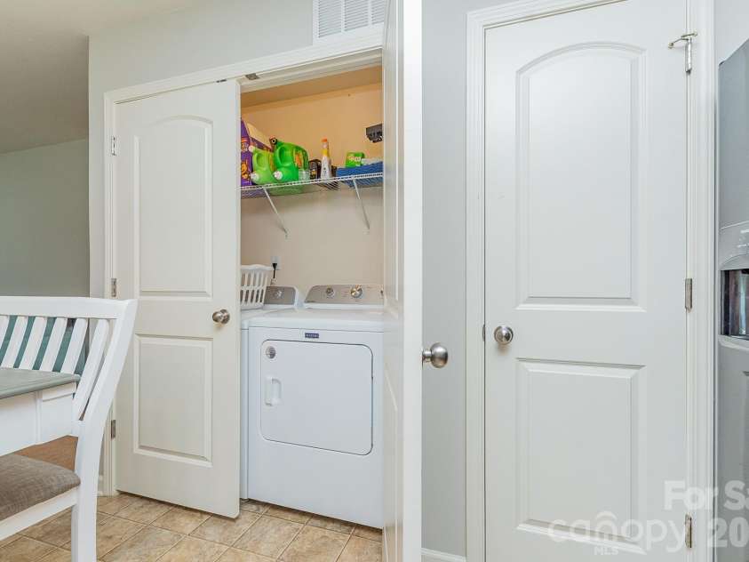 501 Caden Village Circle, Lexington, NC 27295.  MLS# CAR4363549, YatesRealty ID 11293. 