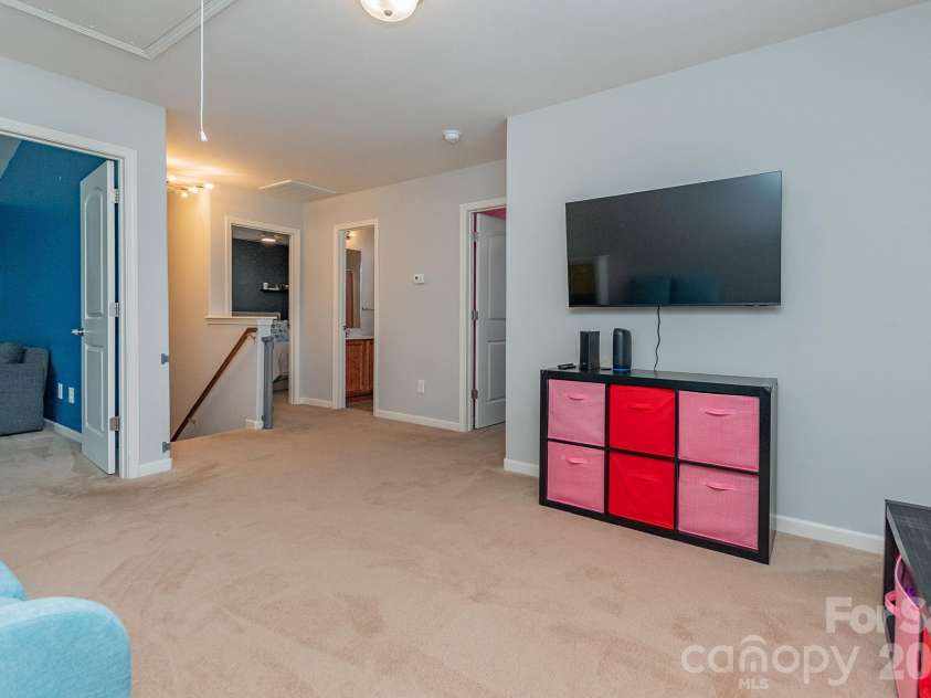 501 Caden Village Circle, Lexington, NC 27295.  MLS# CAR4363549, YatesRealty ID 11293. 