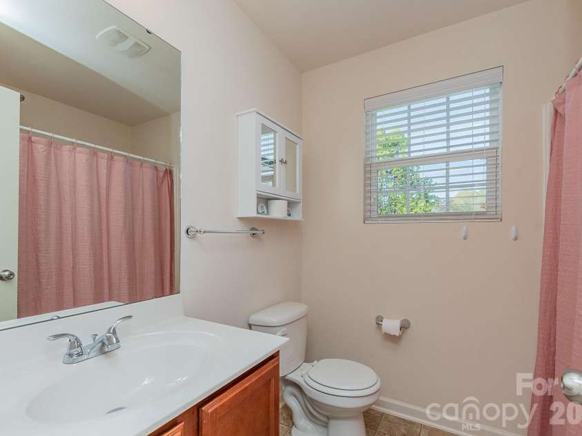 501 Caden Village Circle, Lexington, NC 27295.  MLS# CAR4363549, YatesRealty ID 11293. 