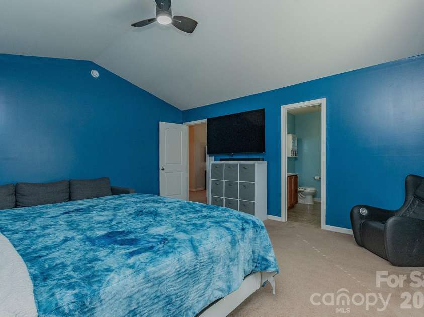 501 Caden Village Circle, Lexington, NC 27295.  MLS# CAR4363549, YatesRealty ID 11293. 