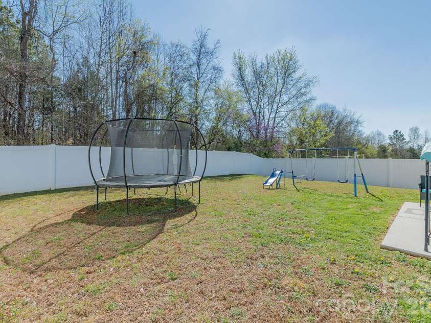 501 Caden Village Circle, Lexington, NC 27295.  MLS# CAR4363549, YatesRealty ID 11293. 