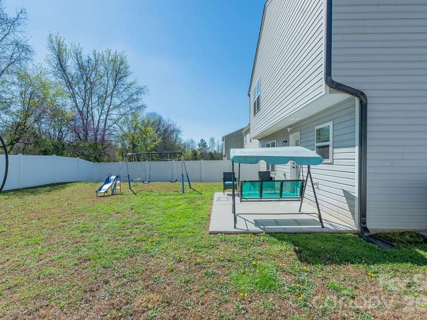 501 Caden Village Circle, Lexington, NC 27295.  MLS# CAR4363549, YatesRealty ID 11293. 