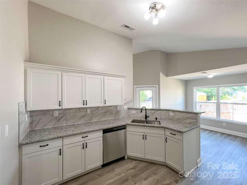 4049 Fincher Road, Matthews, NC 28104.  MLS# CAR4252198, YatesRealty ID 11296. 