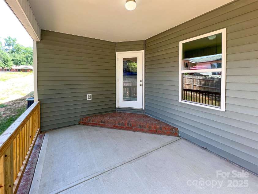 4049 Fincher Road, Matthews, NC 28104.  MLS# CAR4252198, YatesRealty ID 11296. 