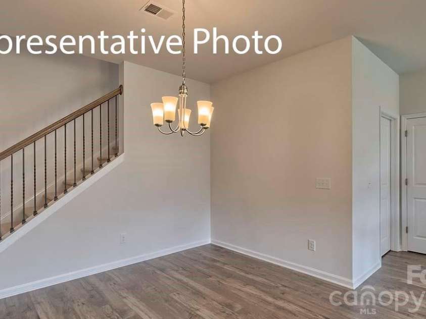6519 Barcelona Way, Charlotte, NC 28214.  MLS# CAR4387546, YatesRealty ID 11296. 