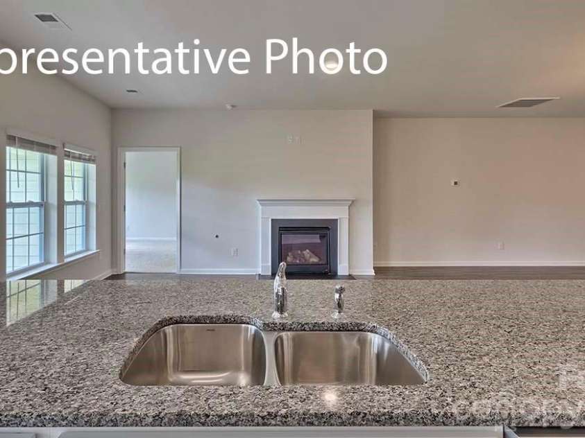 6519 Barcelona Way, Charlotte, NC 28214.  MLS# CAR4387546, YatesRealty ID 11296. 