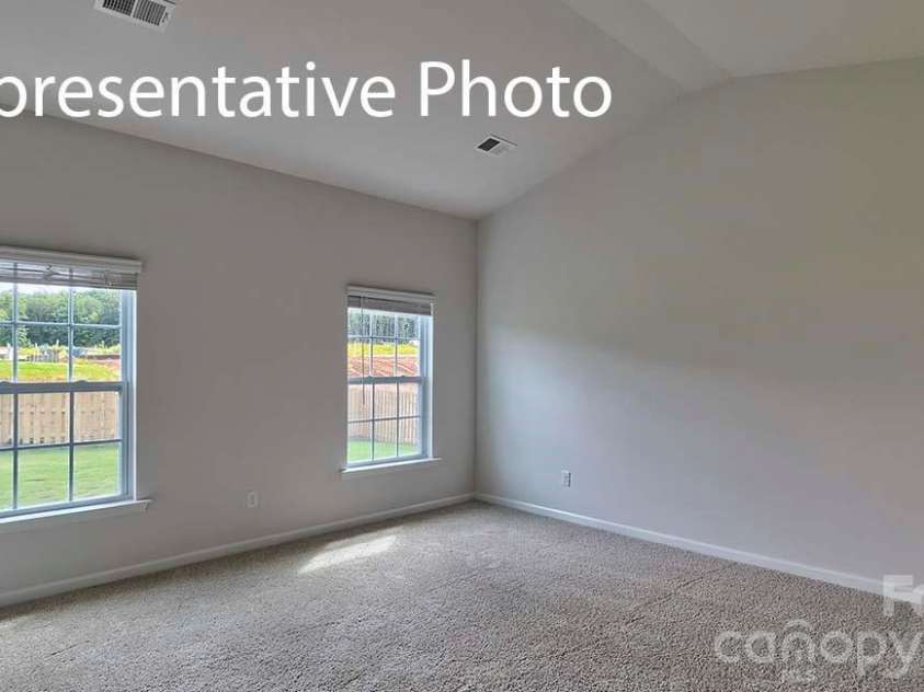 6519 Barcelona Way, Charlotte, NC 28214.  MLS# CAR4387546, YatesRealty ID 11296. 