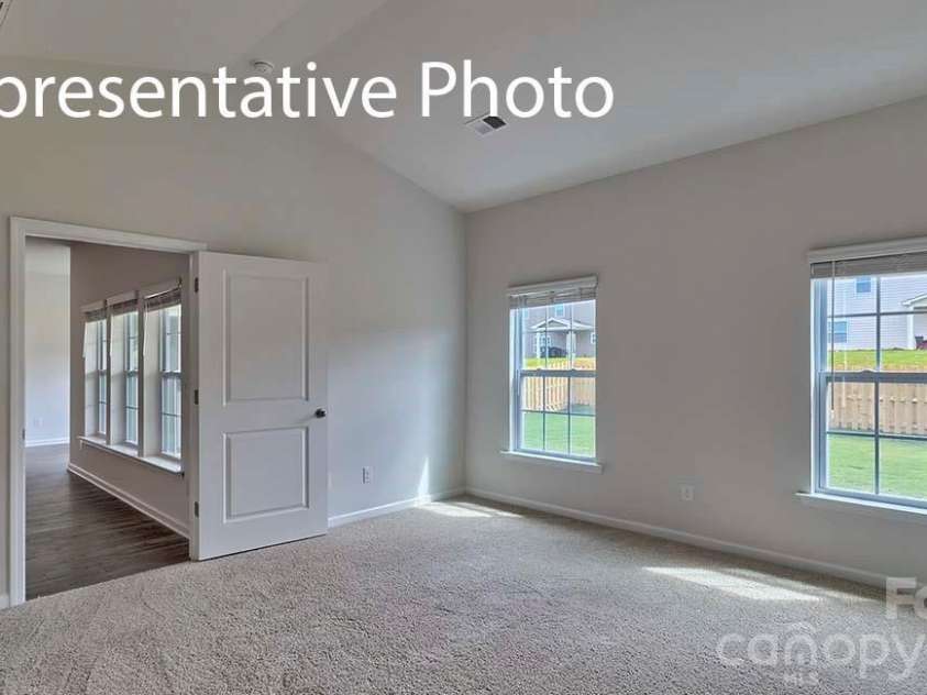 6519 Barcelona Way, Charlotte, NC 28214.  MLS# CAR4387546, YatesRealty ID 11296. 