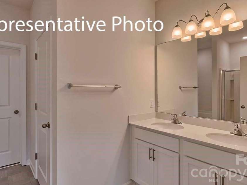 6519 Barcelona Way, Charlotte, NC 28214.  MLS# CAR4387546, YatesRealty ID 11296. 