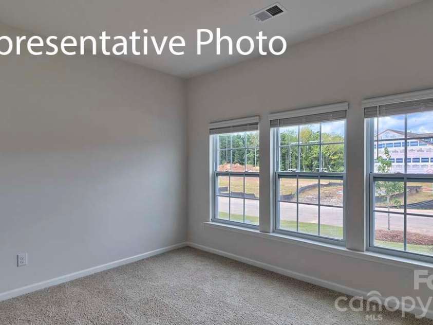 6519 Barcelona Way, Charlotte, NC 28214.  MLS# CAR4387546, YatesRealty ID 11296. 