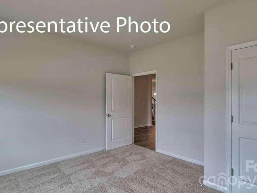 6519 Barcelona Way, Charlotte, NC 28214.  MLS# CAR4387546, YatesRealty ID 11296. 