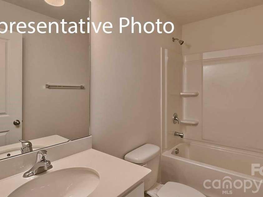 6519 Barcelona Way, Charlotte, NC 28214.  MLS# CAR4387546, YatesRealty ID 11296. 