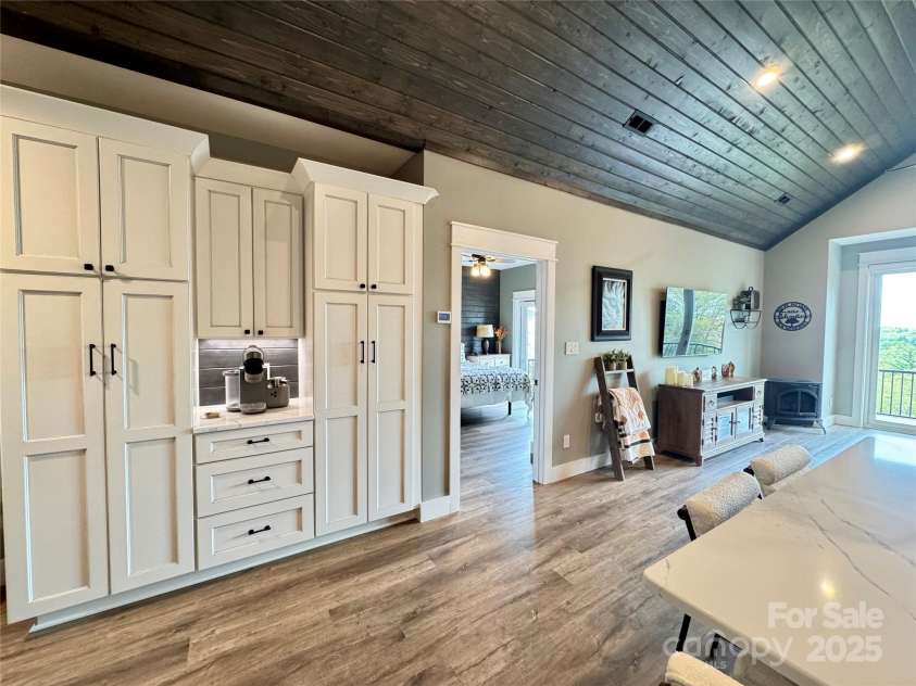 70 Paynes Court, Roaring Gap, NC 28668.  MLS# CAR4253992, YatesRealty ID 11299. 