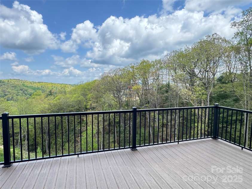 70 Paynes Court, Roaring Gap, NC 28668.  MLS# CAR4253992, YatesRealty ID 11299. 