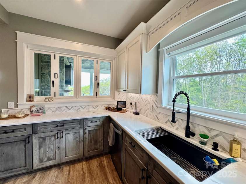 70 Paynes Court, Roaring Gap, NC 28668.  MLS# CAR4253992, YatesRealty ID 11299. 