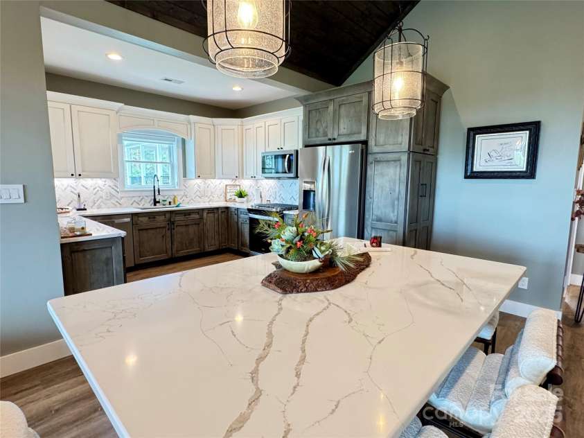 70 Paynes Court, Roaring Gap, NC 28668.  MLS# CAR4253992, YatesRealty ID 11299. 