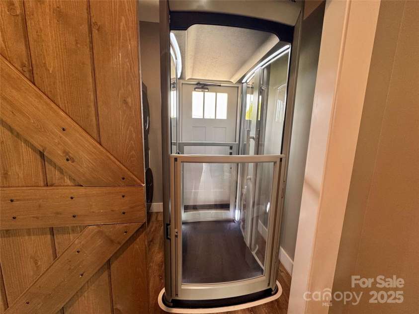 70 Paynes Court, Roaring Gap, NC 28668.  MLS# CAR4253992, YatesRealty ID 11299. 