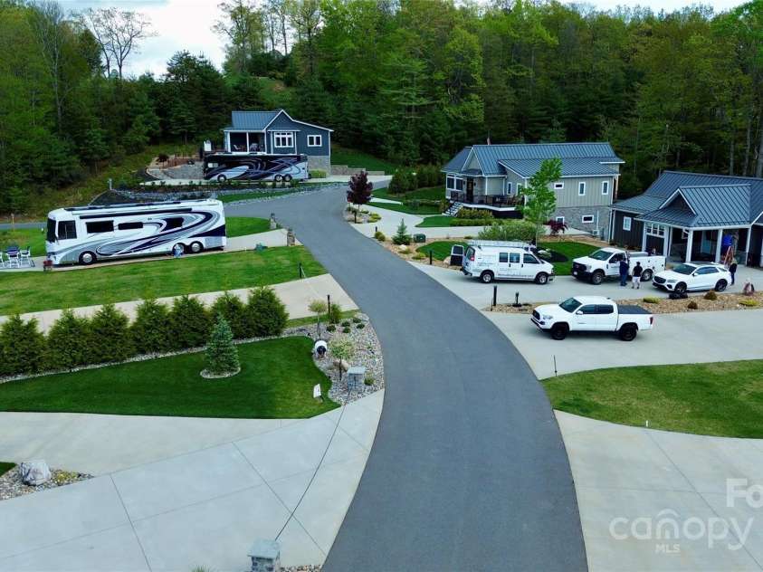 70 Paynes Court, Roaring Gap, NC 28668.  MLS# CAR4253992, YatesRealty ID 11299. 