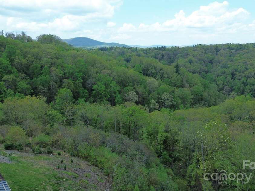 70 Paynes Court, Roaring Gap, NC 28668.  MLS# CAR4253992, YatesRealty ID 11299. 