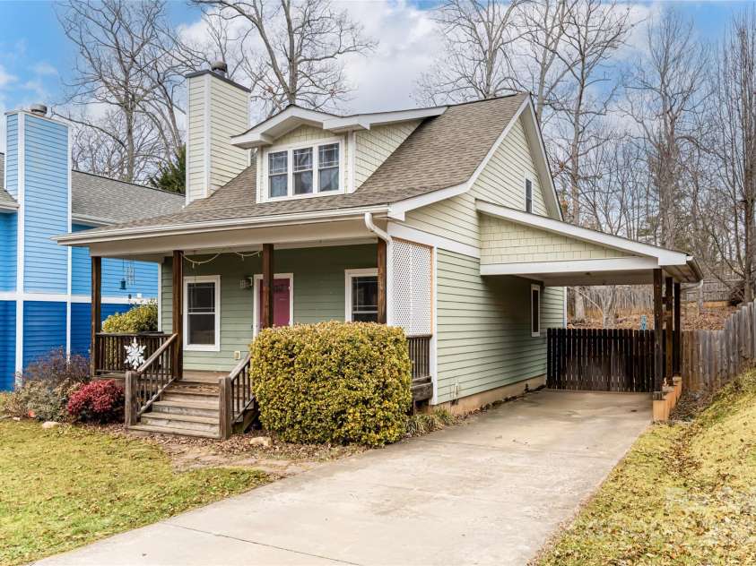 26 Lamar Avenue, Asheville, NC 28803.  MLS# CAR4215412, YatesRealty ID 1130. 