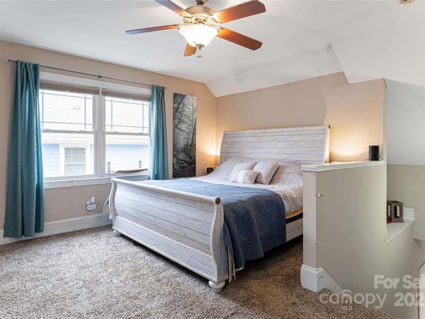 26 Lamar Avenue, Asheville, NC 28803.  MLS# CAR4215412, YatesRealty ID 1130. 