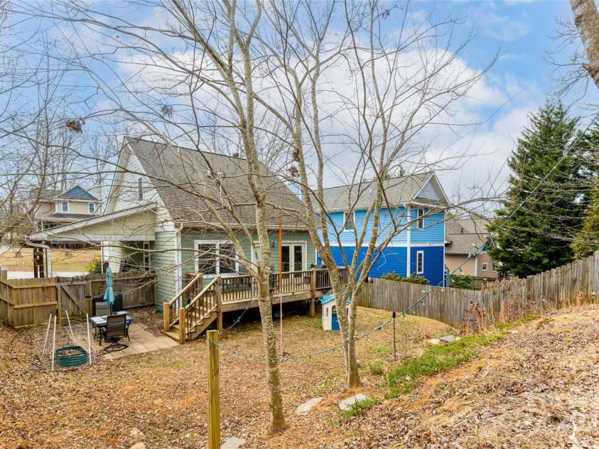 26 Lamar Avenue, Asheville, NC 28803.  MLS# CAR4215412, YatesRealty ID 1130. 