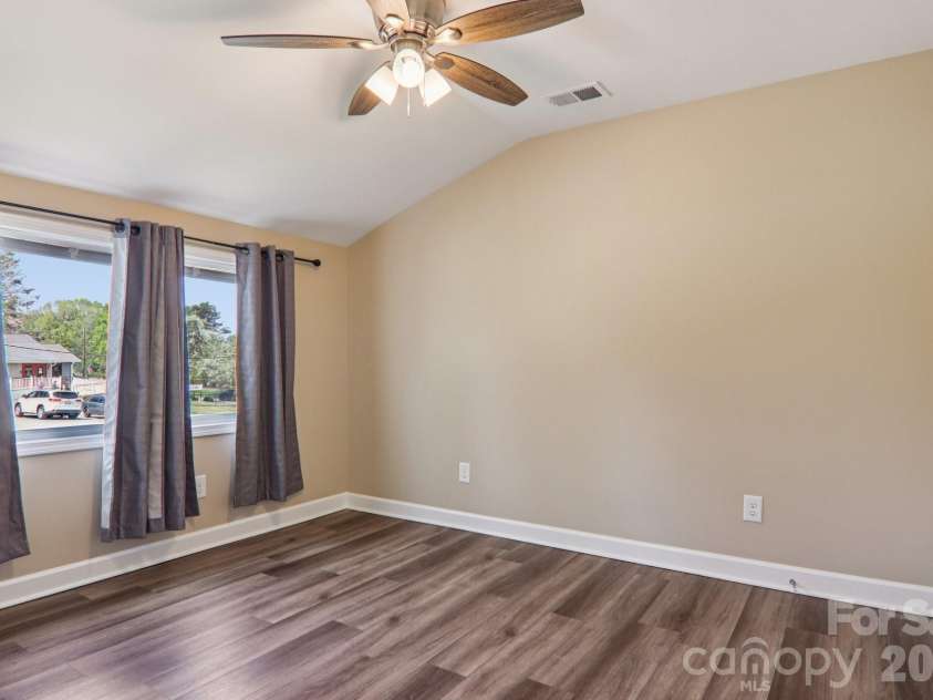 111 Crawford Street, Landrum, SC 29356.  MLS# CAR4369383, YatesRealty ID 11300. 