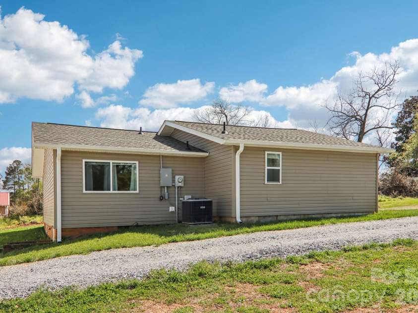 111 Crawford Street, Landrum, SC 29356.  MLS# CAR4369383, YatesRealty ID 11300. 