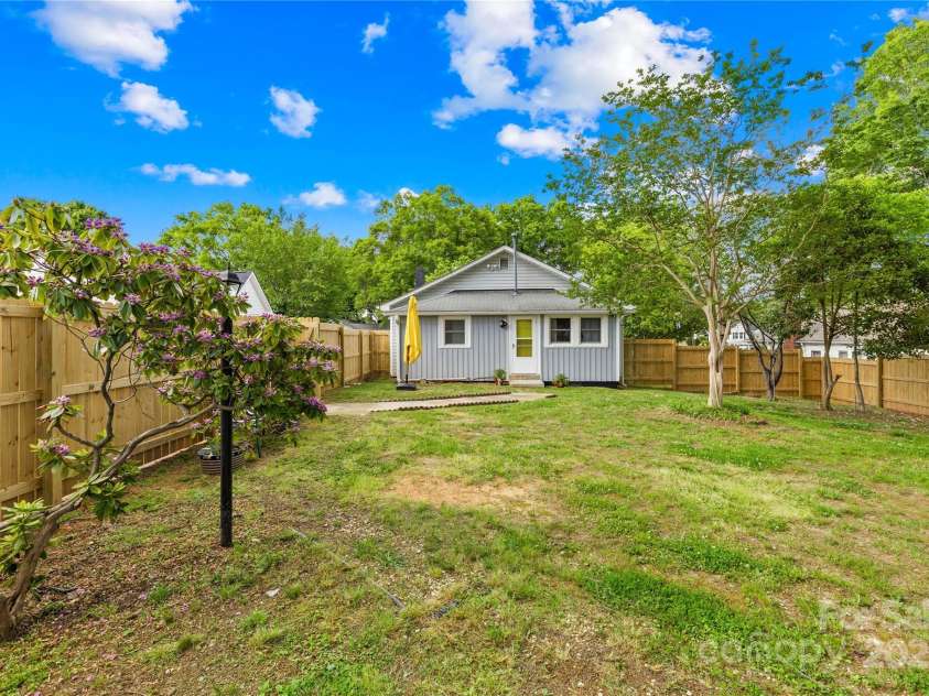 1104 Venus Street, Kannapolis, NC 28083.  MLS# CAR4252575, YatesRealty ID 11301. Back yard