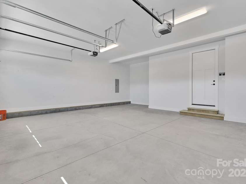 132 Golden Pasture Drive, Fletcher, NC 28732.  MLS# CAR4225018, YatesRealty ID 11306. Garage