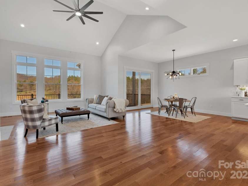 132 Golden Pasture Drive, Fletcher, NC 28732.  MLS# CAR4225018, YatesRealty ID 11306. Kitchen