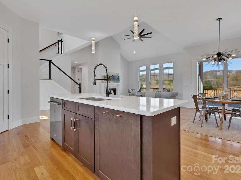 132 Golden Pasture Drive, Fletcher, NC 28732.  MLS# CAR4225018, YatesRealty ID 11306. Kitchen