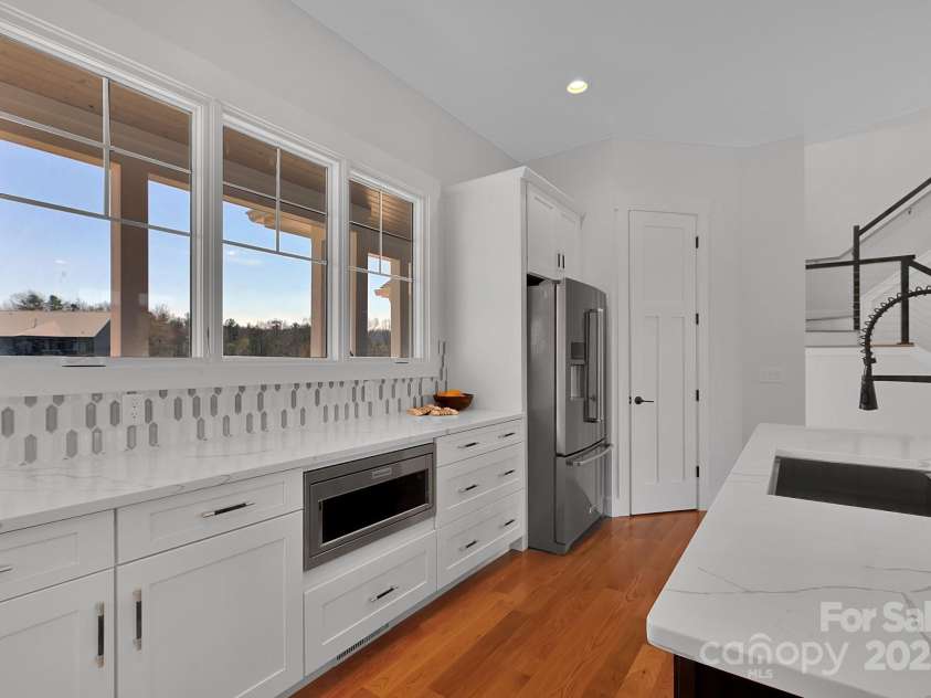 132 Golden Pasture Drive, Fletcher, NC 28732.  MLS# CAR4225018, YatesRealty ID 11306. Kitchen