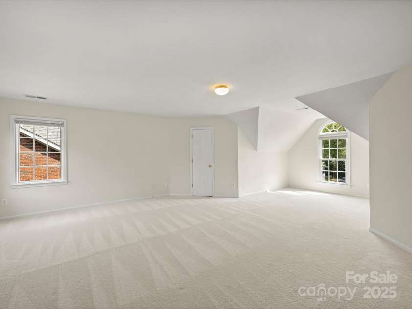 213 Walnut Point Drive, Matthews, NC 28105.  MLS# CAR4246616, YatesRealty ID 11307. Bonus Room