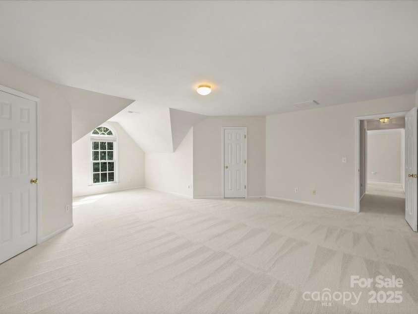 213 Walnut Point Drive, Matthews, NC 28105.  MLS# CAR4246616, YatesRealty ID 11307. Bonus Room
