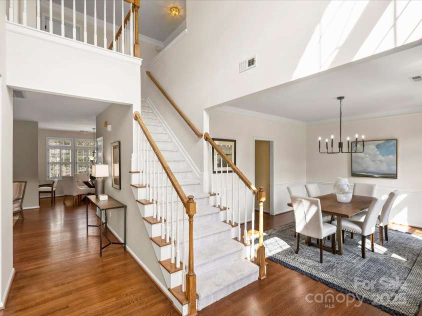 213 Walnut Point Drive, Matthews, NC 28105.  MLS# CAR4246616, YatesRealty ID 11307. Entry